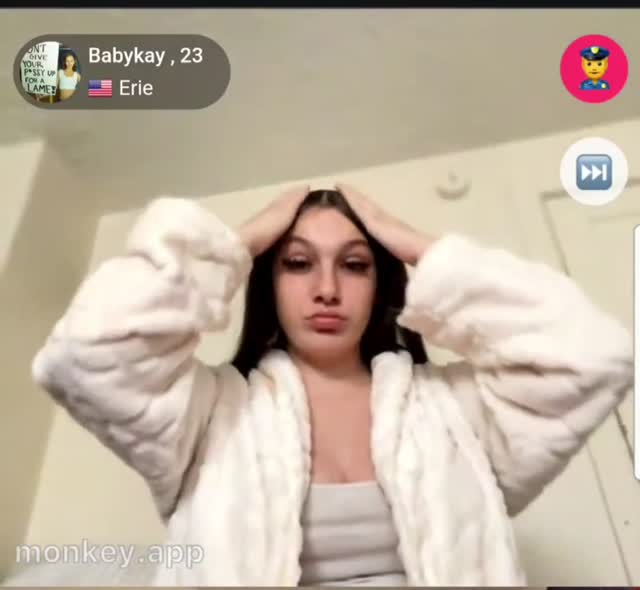 [Monkey] US Girl Shows & Play w/ Big Tits